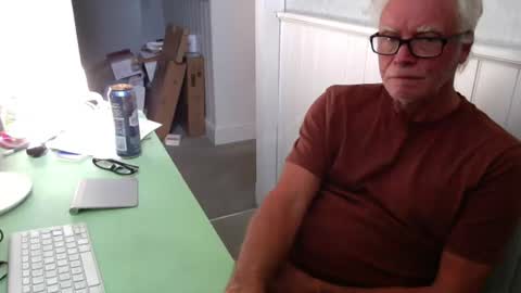 Snapshot of topsurgeon2025 chatting on July 13, 3:26 pm topsurgeon2025 online show from July 13, 3:26 pm
