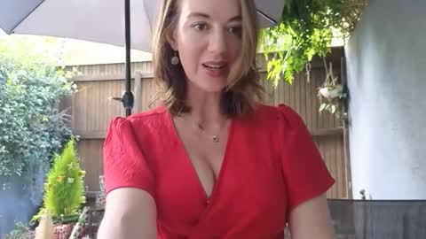 Topsy online show from December 23, 7:06 am