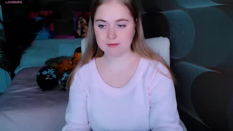 tori_blond online show from November 15, 7:38 am