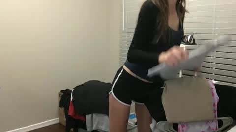 Tori Ryann online show from February 12, 6:30 am