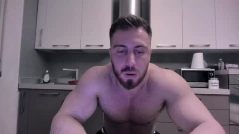 Snapshot of toro_arrapato chatting on December 14, 1:17 am toro_arrapato online show from December 14, 1:17 am