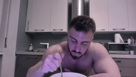 Snapshot of toro_arrapato chatting on December 16, 1:53 am toro_arrapato online show from December 16, 1:53 am