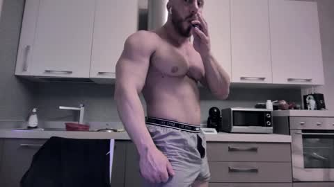 Snapshot of toro_arrapato chatting on January 7, 3:12 pm toro_arrapato online show from January 7, 3:12 pm