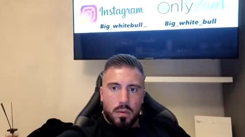 Snapshot of toro_arrapato chatting on October 17, 7:27 pm toro_arrapato online show from October 17, 7:27 pm