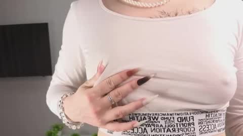 Mari online show from April 23, 3:03 pm