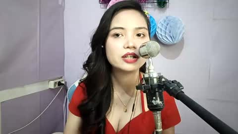 Snapshot of toshikoseaforth chatting on May 26, 2:13 pm Emma online show from May 26, 2:13 pm