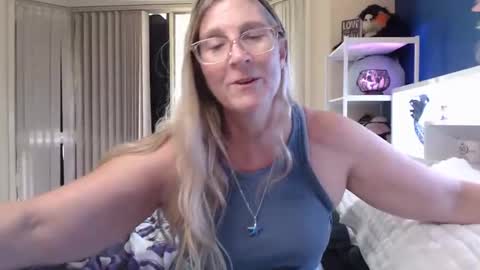Milly online show from March 17, 1:54 am