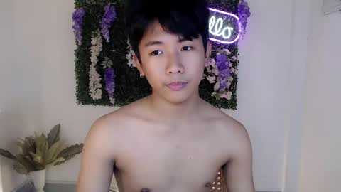 Snapshot of totalbabe1x chatting on March 9, 11:14 am totalbabe1x online show from March 9, 11:14 am