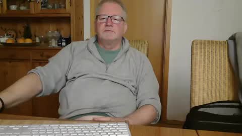 Snapshot of toto758 chatting on January 1, 3:14 pm toto758 online show from January 1, 3:14 pm