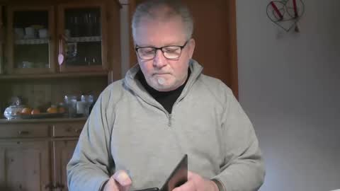 Snapshot of toto758 chatting on January 22, 11:45 am toto758 online show from January 22, 11:45 am