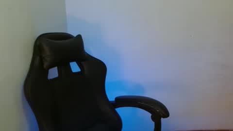 Snapshot of touch_of_alison chatting on November 14, 1:37 am Alison online show from November 14, 1:37 am