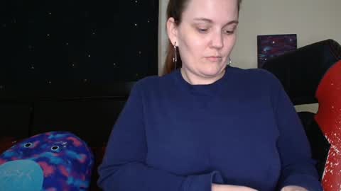 Snapshot of toxiclilly chatting on January 6, 6:39 am Lilly Miss Mistress Goddess Maam Queen Boss online show from January 6, 6:39 am