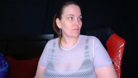 Snapshot of toxiclilly chatting on April 24, 3:36 pm Lilly Miss Mistress Goddess Maam Queen Boss online show from April 24, 3:36 pm