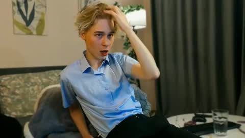 Max online show from November 23, 1:00 pm