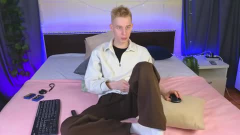 Max online show from April 16, 10:27 am