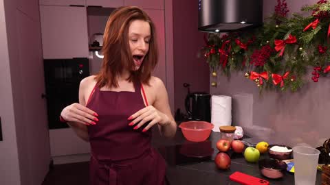 Snapshot of toxl chatting on December 30, 11:04 am Bella online show from December 30, 11:04 am