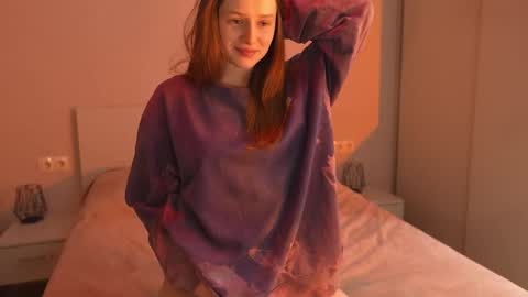 Snapshot of toxl chatting on December 14, 4:45 pm Bella online show from December 14, 4:45 pm