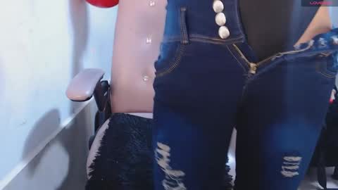 Snapshot of toxxxic_cams chatting on November 16, 2:39 am toxca69 online show from November 16, 2:39 am