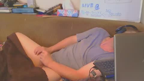 Toyboy online show from October 18, 9:43 am