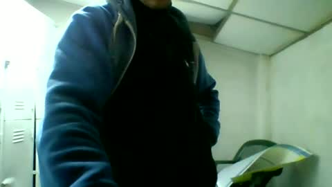 Snapshot of toyboysquirt chatting on June 21, 7:33 am toyboysquirt online show from June 21, 7:33 am