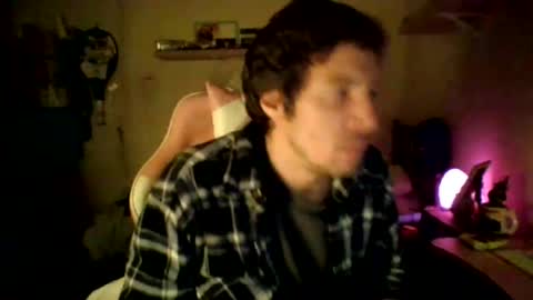 Snapshot of toyboysquirt chatting on July 8, 6:51 am toyboysquirt online show from July 8, 6:51 am