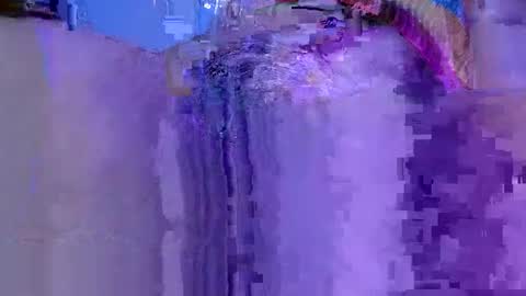 Snapshot of toysalmonn chatting on October 27, 10:25 pm toysalmonn online show from October 27, 10:25 pm