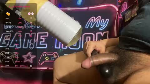 Snapshot of toysformycock chatting on February 7, 3:54 am ToysForMyCock online show from February 7, 3:54 am