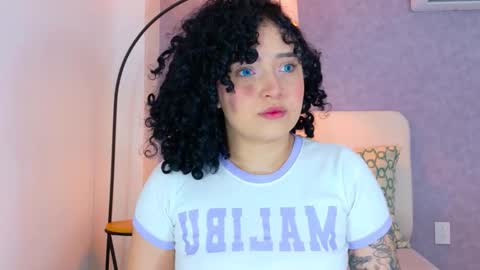 tracielowe_w online show from December 3, 3:36 am