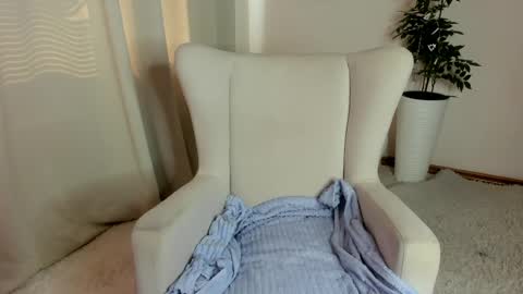 tracy_aww online show from April 30, 8:31 am