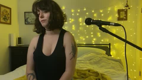 Snapshot of transcumchalice chatting on November 11, 4:23 am Mercy online show from November 11, 4:23 am