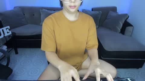 Snapshot of transmanilasue chatting on February 16, 3:47 am Sue online show from February 16, 3:47 am