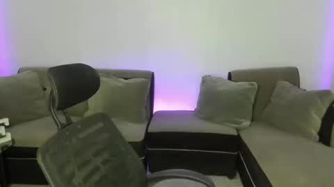 Snapshot of transmanilasue chatting on February 25, 6:20 pm Sue online show from February 25, 6:20 pm