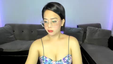 Snapshot of transmanilasue chatting on March 5, 12:05 am Sue online show from March 5, 12:05 am