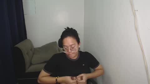 Snapshot of transmanilasue chatting on October 16, 10:05 am Sue online show from October 16, 10:05 am