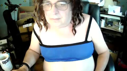 Snapshot of transmtfhello chatting on July 11, 8:55 pm Peter online show from July 11, 8:55 pm