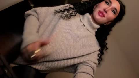 Snapshot of transnextdoor_ chatting on October 9, 9:24 pm ALMIGHTY GODDESS VALENTINA online show from October 9, 9:24 pm