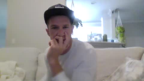 Snapshot of trash_man1989 chatting on January 3, 11:33 pm trash_man1989 online show from January 3, 11:33 pm