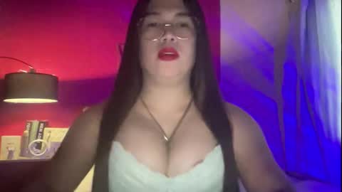 Snapshot of travelergirl chatting on November 30, 4:38 am travelergirl online show from November 30, 4:38 am