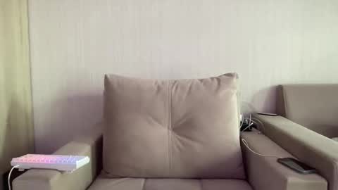 Snapshot of travis_gracile chatting on April 6, 9:21 am Travis online show from April 6, 9:21 am