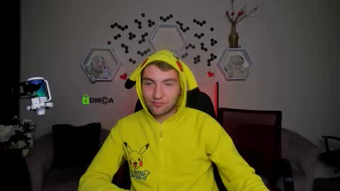 Travis online show from September 13, 7:02 pm