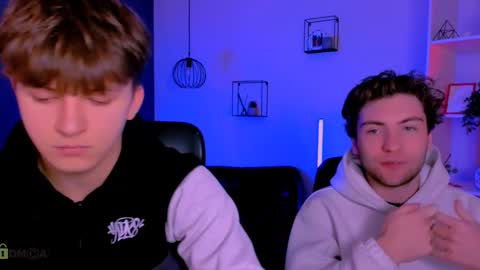 Travis online show from February 7, 10:08 am