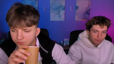 Travis online show from February 19, 9:49 am