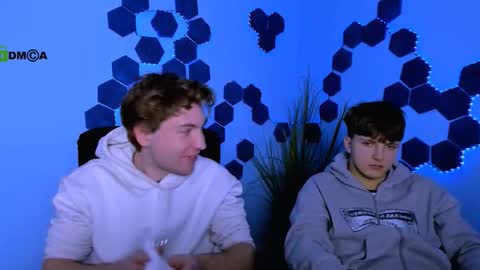 Travis online show from March 3, 9:26 am