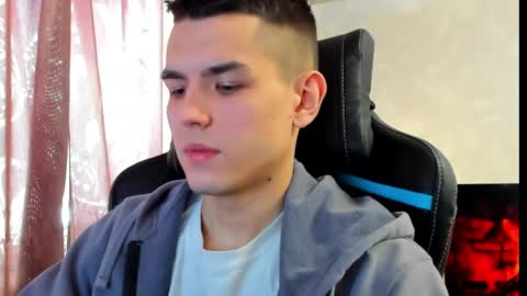 Snapshot of travisrivas chatting on February 16, 12:21 pm travisrivas online show from February 16, 12:21 pm