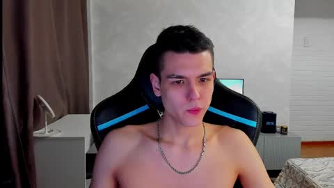 Snapshot of travisrivas chatting on March 4, 5:34 pm travisrivas online show from March 4, 5:34 pm