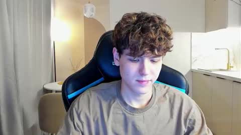 Snapshot of travisrivas chatting on October 3, 2:08 am travisrivas online show from October 3, 2:08 am