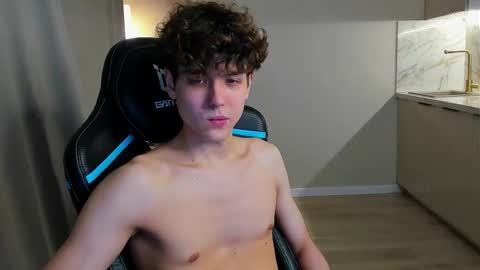 Snapshot of travisrivas chatting on October 16, 3:46 pm travisrivas online show from October 16, 3:46 pm