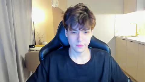 Snapshot of travisrivas chatting on October 23, 7:23 pm travisrivas online show from October 23, 7:23 pm