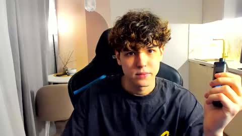 Snapshot of travisrivas chatting on November 9, 1:53 pm travisrivas online show from November 9, 1:53 pm