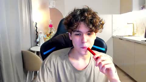 Snapshot of travisrivas chatting on December 3, 3:47 am travisrivas online show from December 3, 3:47 am